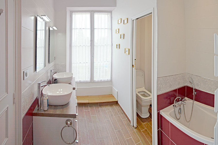 Salle de bain de la chambre Joséphine - ©Domaine de Pouzelande