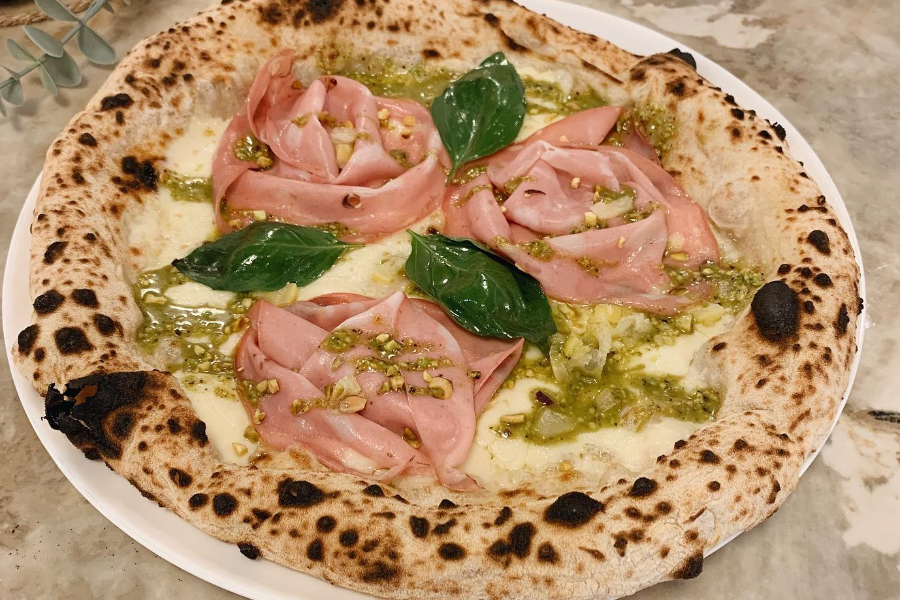 Pizza à la Mortadella al pistacchio - ©Mono Pizza