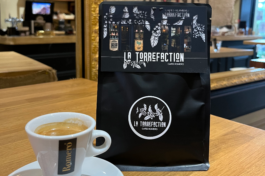 Votre boutique dédié à la dégustation de café, ainsi que la vente de plus de 30 origines en grain ou moulu - ©© LA TORREFACTION