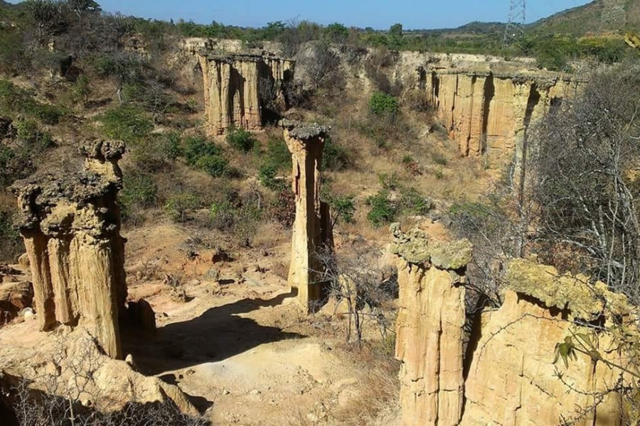 isimila stone age site - ©africanpangolinsafaris