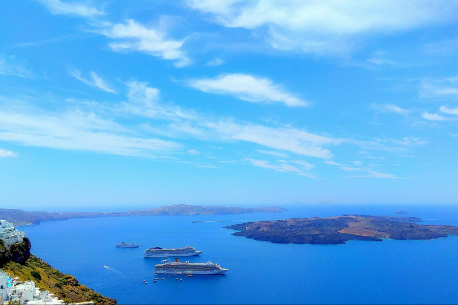 Vue Nea Kameni - ©SANTORINI CAR RENTALS