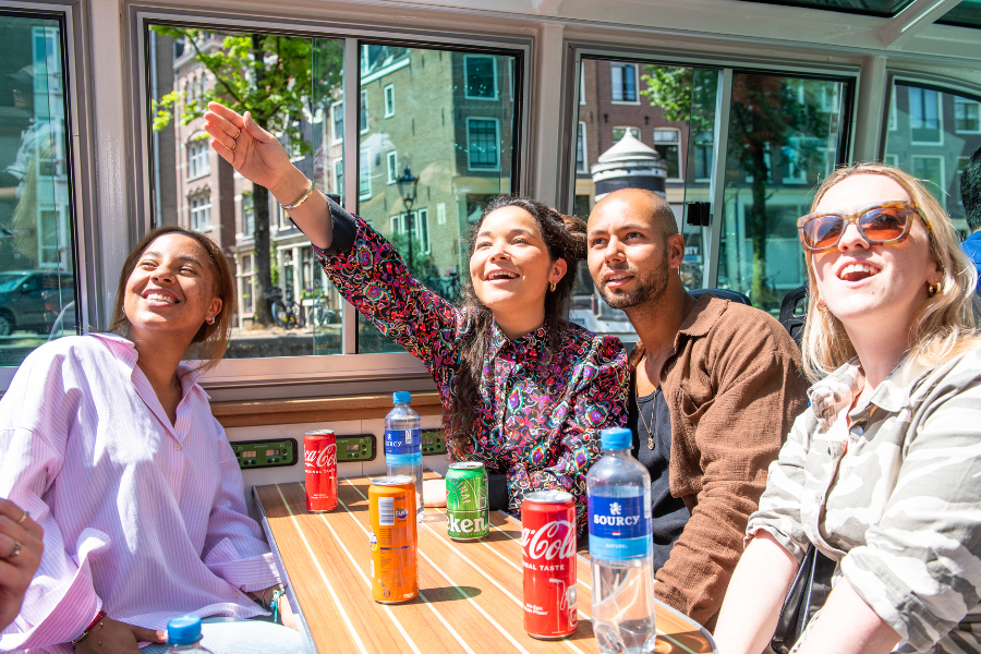 Canal boat tour with friends in Amsterdam. - ©Amsterdam Circle Line