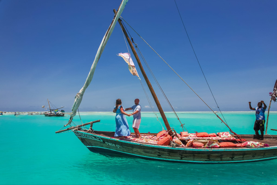 BOSS LADY'S DHOW