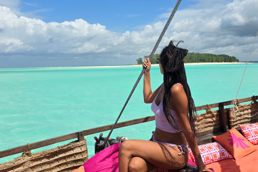 BOSS LADY'S DHOW