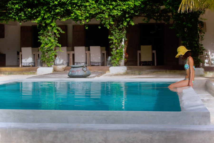 Uzuri Villa pool