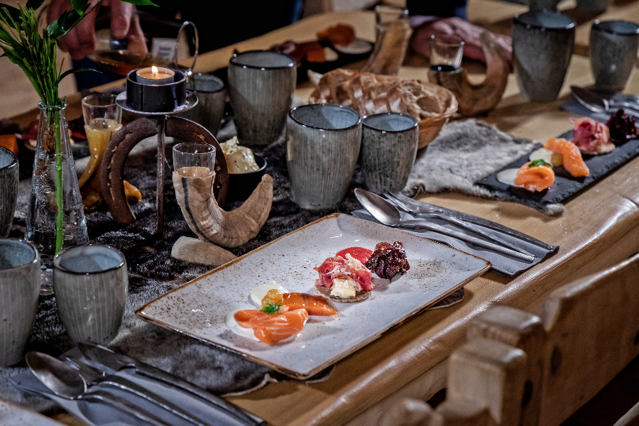 Ingólfsskáli Viking Restaurant - Table - ©Ingólfsskáli