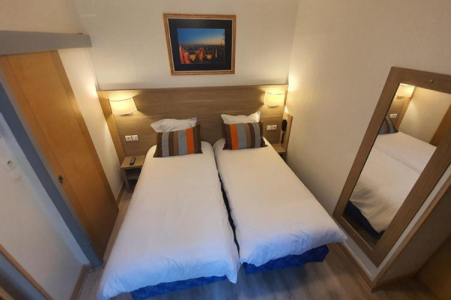 HÔTEL SAVOY - deux lits simples hôtel paris Montparnasse - ©HÔTEL SAVOY