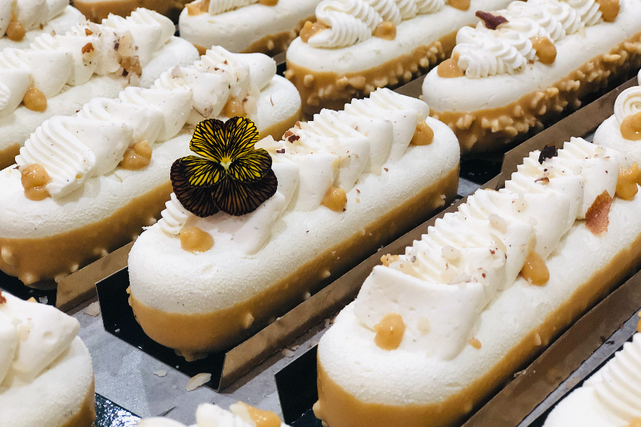 L’inspiration {Mousse vanille, caramel fleur de sel à la noix du Brésil, streusel noix du Brésil fleur de sel, glaçage dulcey valrhona } - ©Valérie Gallet