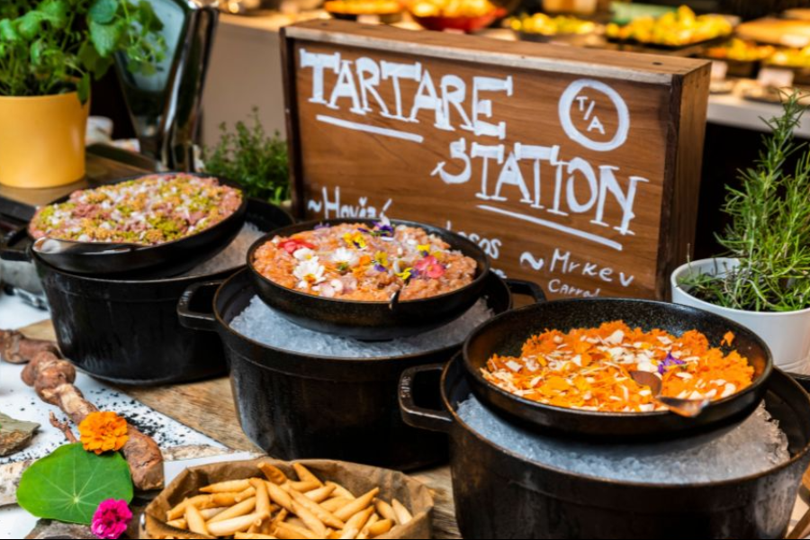 Tartar station - ©The Artisan Restaurant