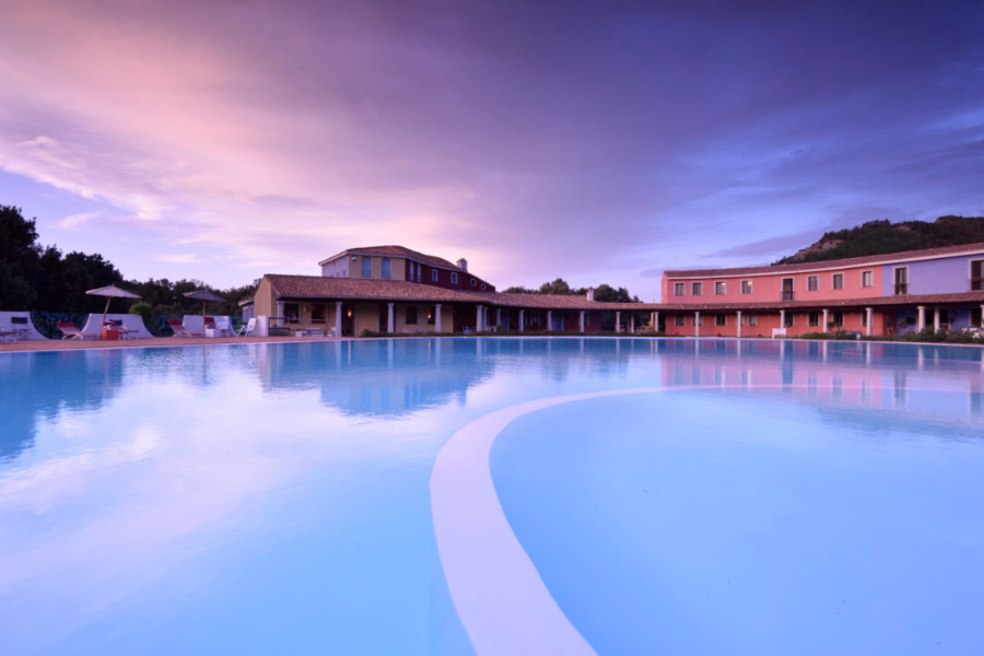 Piscine à l'aube - ©Hotel Orlando