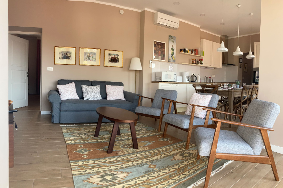 Milena apartment - Living room with sofa - ©SKT,