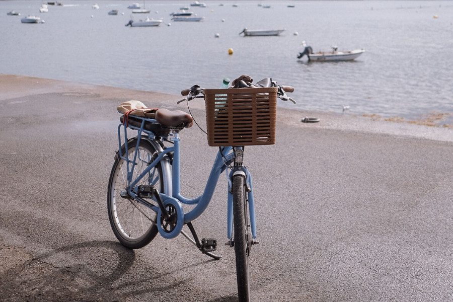vélo électrique panier mer - ©véloc'ouest