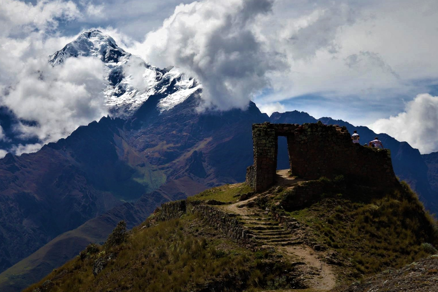 Porte Inca d'Inti Punku et Apu Veronica - ©Escápate Slow Tourism