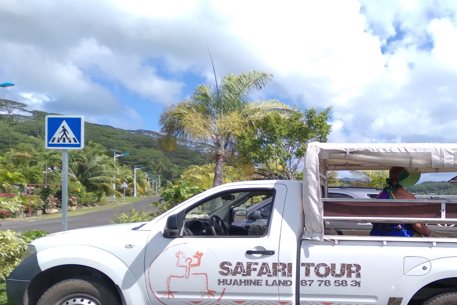  - ©HUAHINE LAND SAFARI TOUR