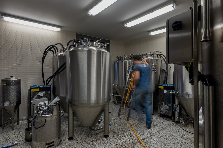 cuves de fermentation au sous-sol
