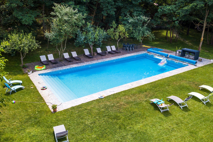 15X7= 105 m2 : our pool! - ©Garmen Hills