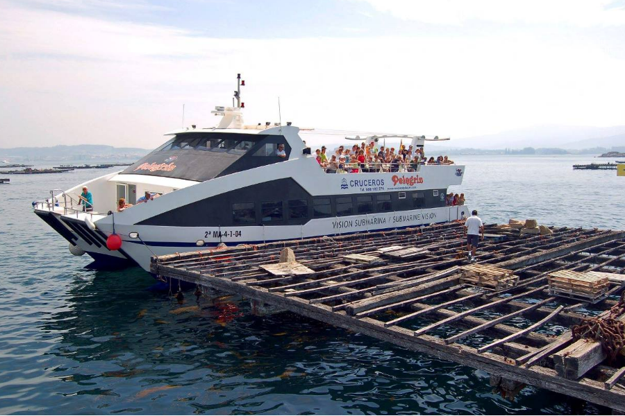 Catamaran Combarro - ©Simply Galicia
