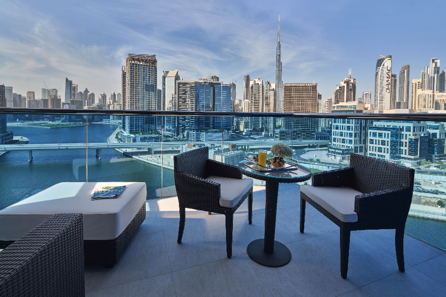 Balcon avec vue sur la Creek et Dubai Financial Center - ©Hyde