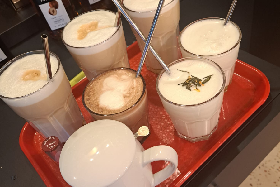 latte macchiato, thé, golden latte et pleins d'autres boissons à déguster - ©les simones