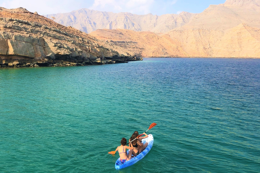 Musandam dow, sortie en Kayak dans les fjords d'Oman, Unveil Arabia - ©Unveil Arabia, http://unveilarabia.com