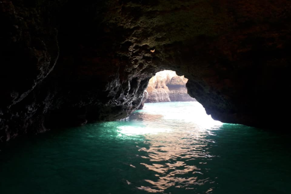 Visite des grottes de la côte de l´Algarve - ©Salema Tours
