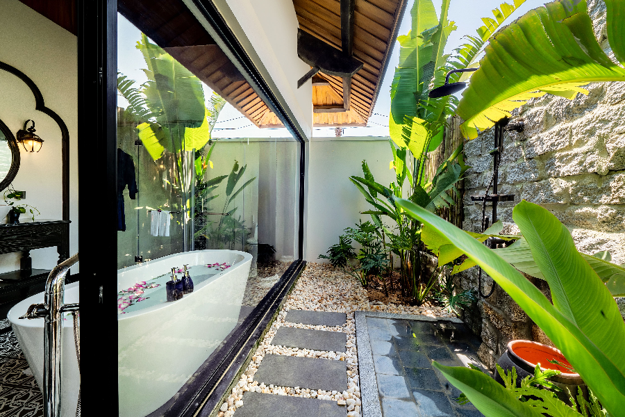 Bathroom - Shower outdoor - Bliss Hoian Beach Resort &  Wellness - ©Bliss Hoian Beach Resort &  Wellness