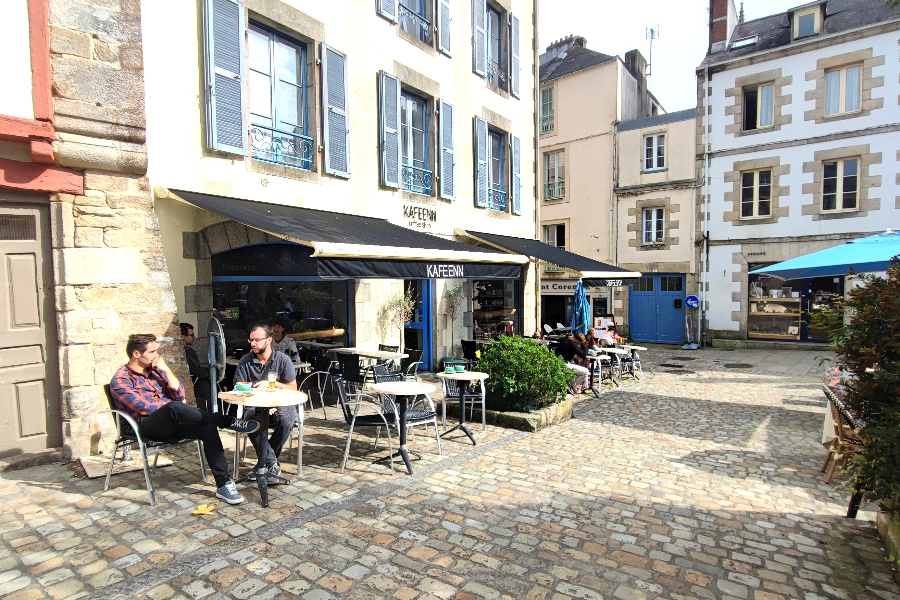 Kafeenn est situé place au beurre, en plein centre historique de Quimper. - ©Enora Heurtebize