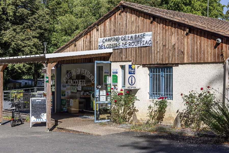 Accueil du Camping de Rouffiac - ©Déclic & Décolle