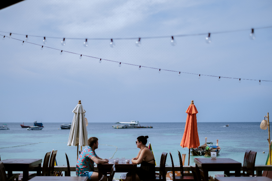 Restaurant beach view - ©Bundhaya resort