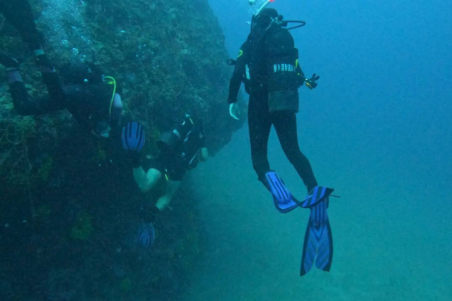 CHIOS SCUBA DIVING ADVENTURE CENTER - ©CHIOS SCUBA DIVING ADVENTURE CENTER