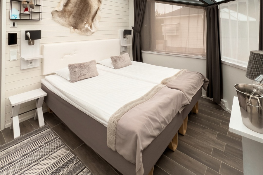 SANTA’S IGLOOS ARCTIC CIRCLE