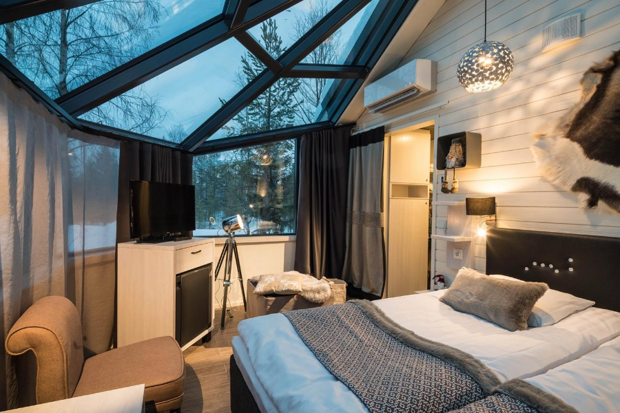 SANTA’S IGLOOS ARCTIC CIRCLE