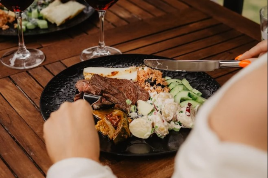 RAKAS RESTAURANT & BAR