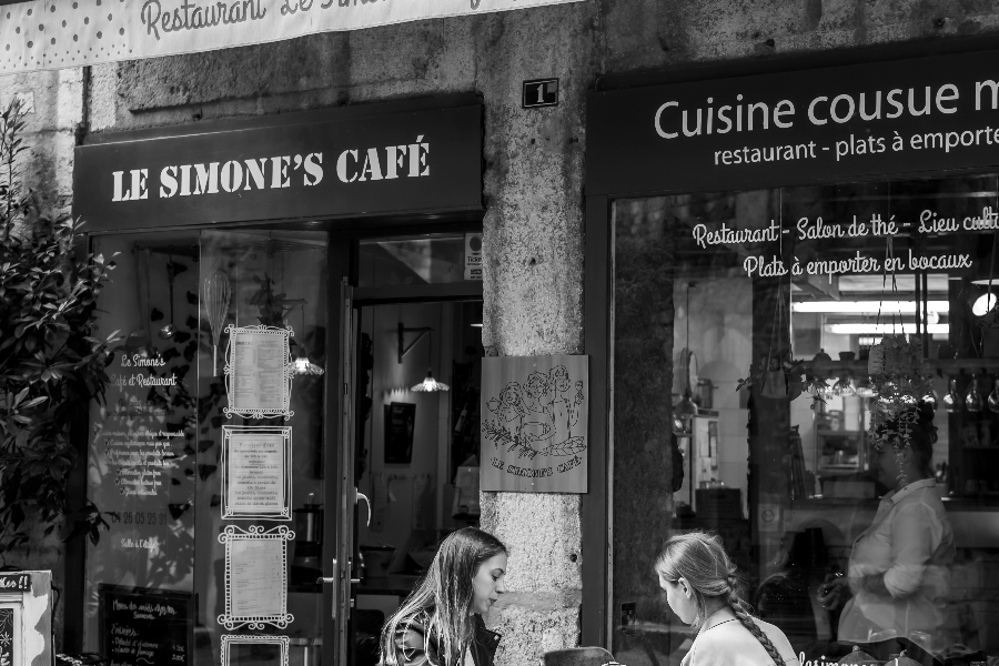 - ©LE SIMONE'S CAFE