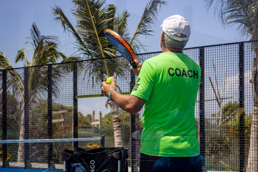 Lessons with certified instructor - ©Z.Padel