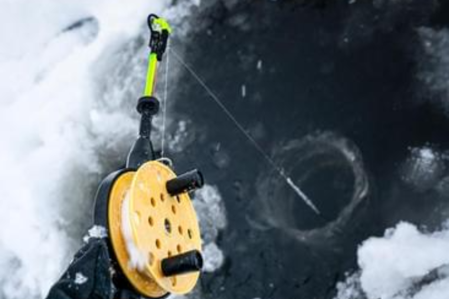 pêche sous glace - ©Pure Lapland