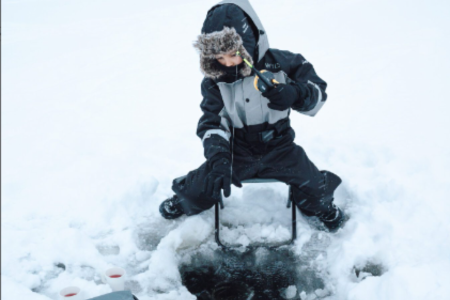 peche sous glace enfant - ©Pure Lapland