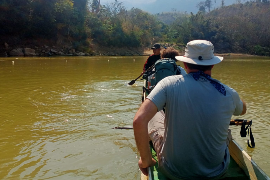 Trekking in Luang Prabang. cross the river by boat - ©MANIFA TRAVEL