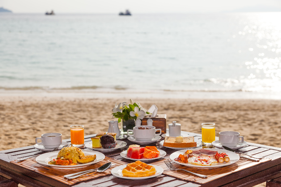 Breakfast on the beach