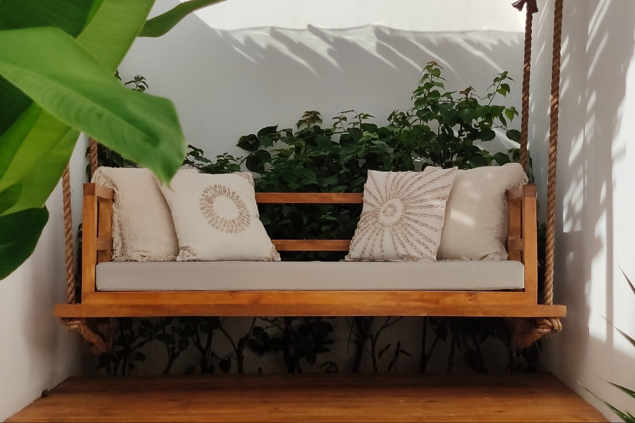 HANGING COUCH