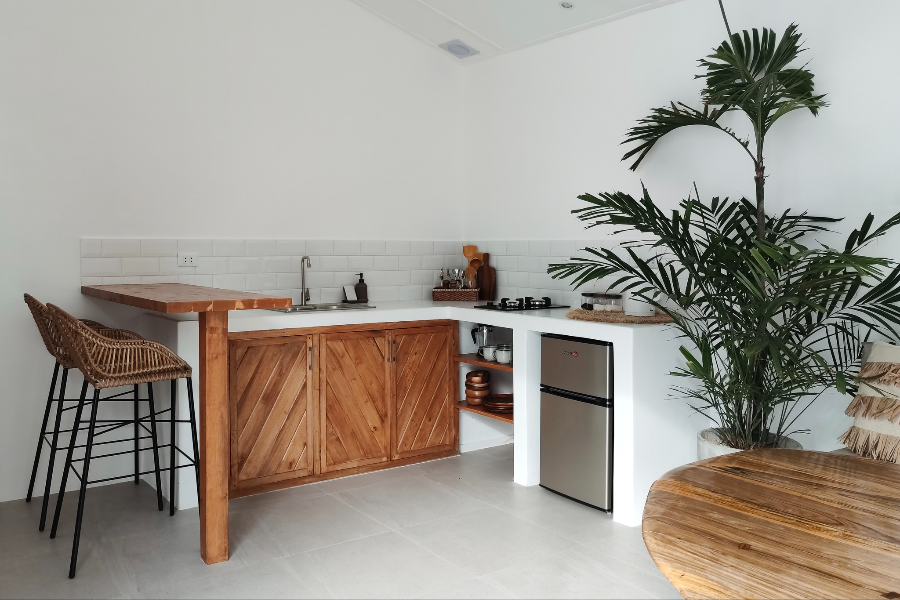 FULL KITCHEN