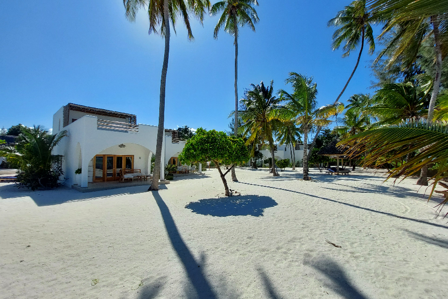 Luxurious, spacious and private beach - ©Kijani Beach Villas