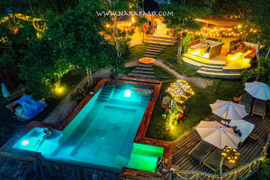 Piscine et Restaurant de nuit