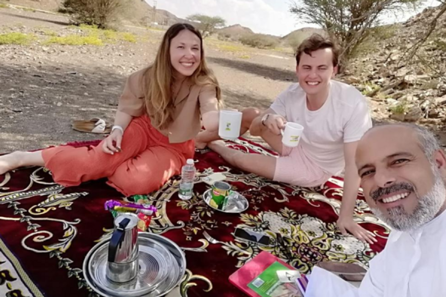 Enjoying a picnic during your tour in Oman - ©Miracle Travel & Tourism