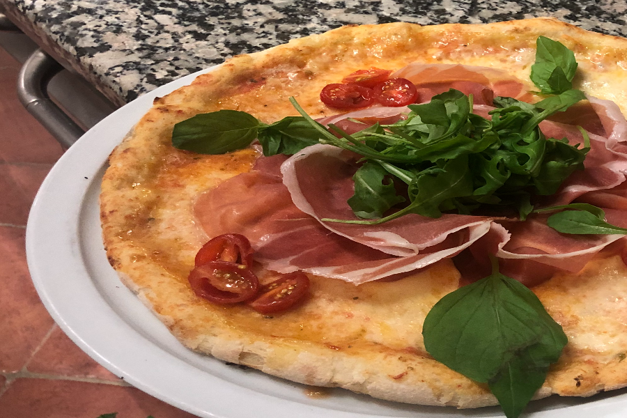 pizza italienne paris 18 - ©PICCOLO ROSSO TRATTORIA PULCINELLA