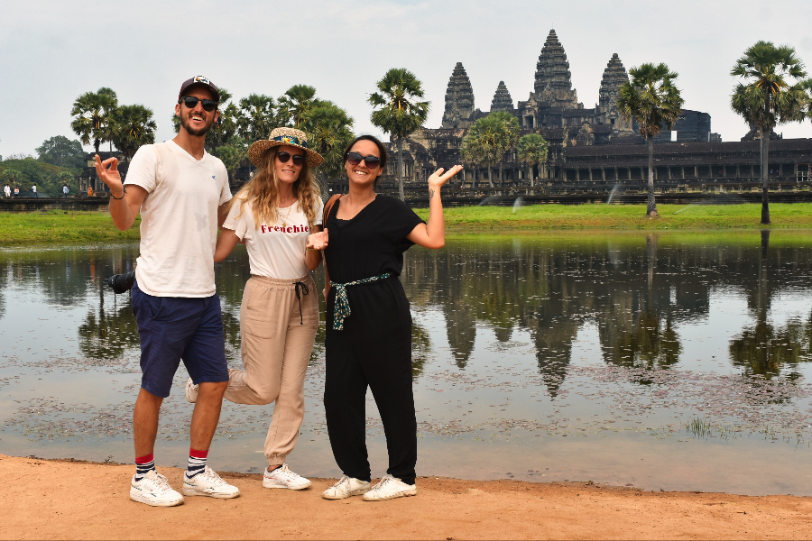 Akim Vespa Angkor Wat Tour devant - ©non