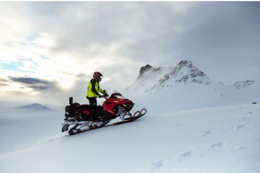 Snowmobile on glacier - ©ILE