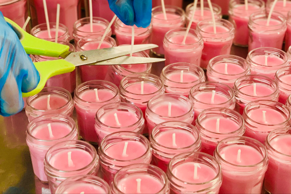 Fabrication bougies parfumées - ©Manufacture La Cigogne