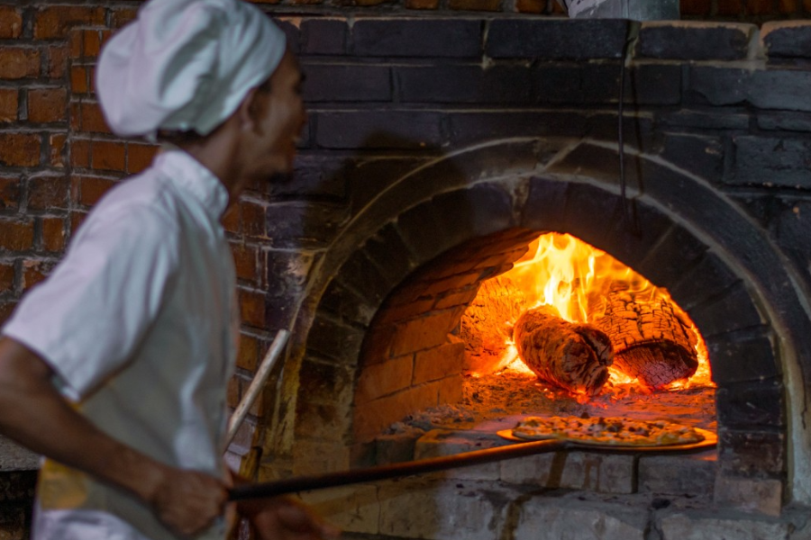 Nos fameuses pizzas au feu de bois