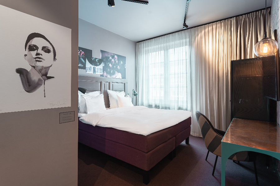 King Bed Room - ©Story Hotel Sundbyberg AB